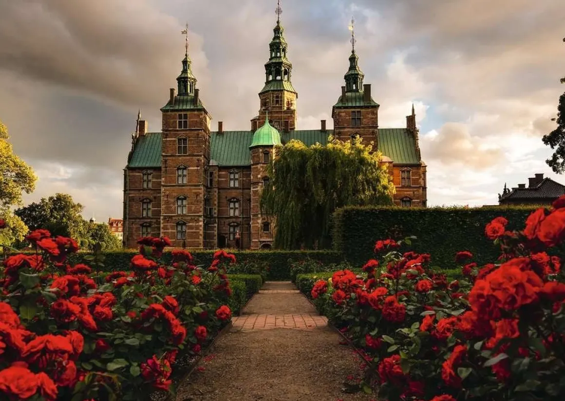 Ravensburger Rosenborg Slot - Denemarken - puzzel van 1000 stukjes